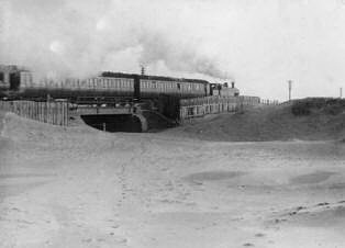Train near the Watson Road area of South Shore, Blackpool in November 1914.