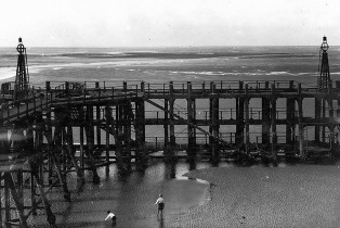 The jetty, St.Annes Pier, about 1926 - two storeys above the sand.
