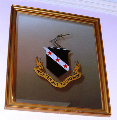 Mirror with the Clifton Family motto 